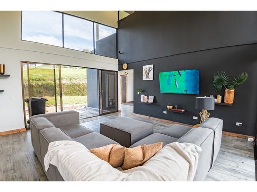 Luxury home in San Isidro de Coronado, Vázquez de Coronado