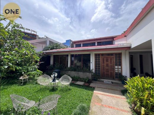 Pavas, Cantón de San Joséの高級住宅