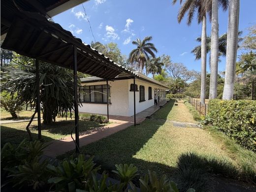Farmhouse in Belén, Carrillo