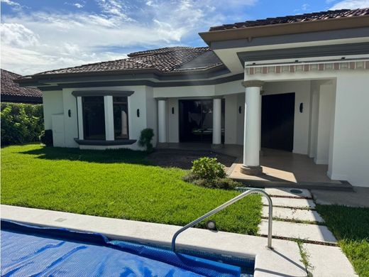 Maison de luxe à Santa Ana, Provincia de San José