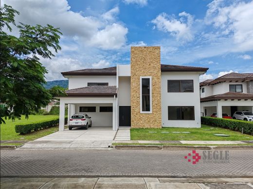 Luxury home in Santa Ana, Provincia de San José