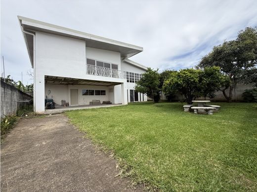 Santo Domingo, Provincia de Herediaの高級住宅