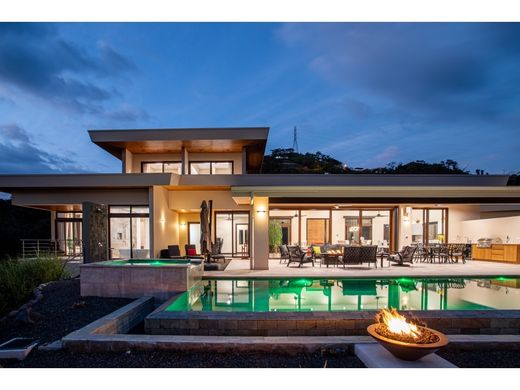 Luxus-Haus in Atenas, Provincia de Alajuela