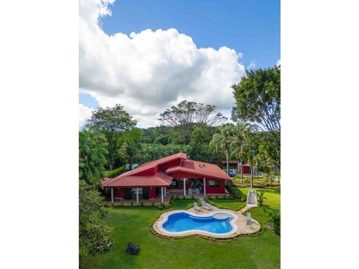 Luxe woning in Quepos, Provincia de Puntarenas