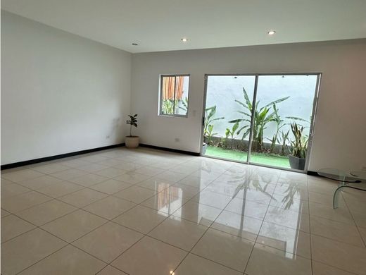 Luxury home in Escazú, Provincia de San José