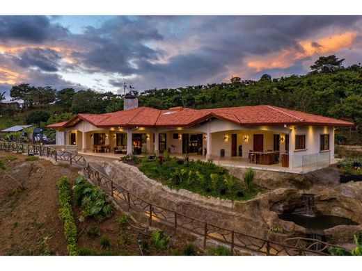 Luxe woning in Naranjo, Provincia de Alajuela