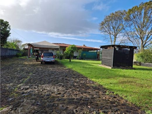 Luxury home in San Pablo, Provincia de Heredia