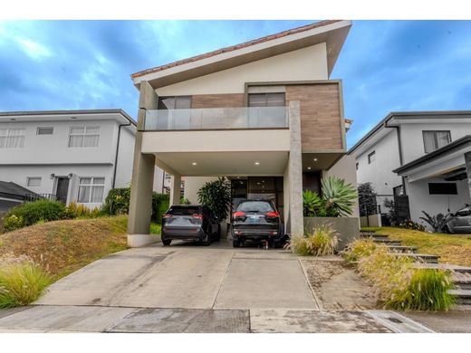 Lüks ev Santo Domingo, Provincia de Heredia