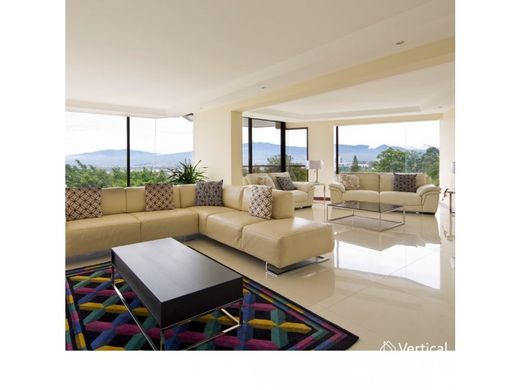 ﺷﻘﺔ ﻓﻲ Escazú, Provincia de San José