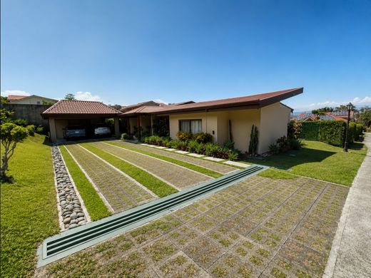 Luxury home in Santa Ana, Provincia de San José