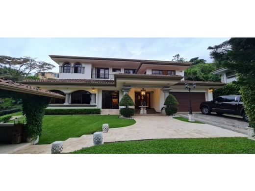 Luxury home in Santa Ana, Provincia de San José