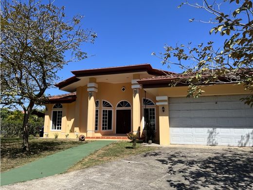 Luxury home in Esterillos Oeste, Parrita