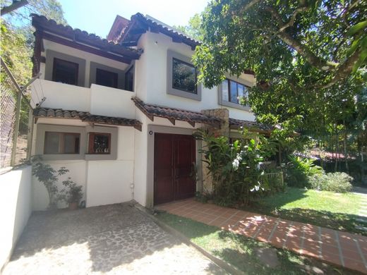 Luxury home in Santa Ana, Provincia de San José