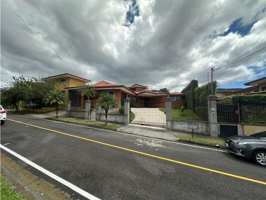 Luxury home in Curridabat, Provincia de San José