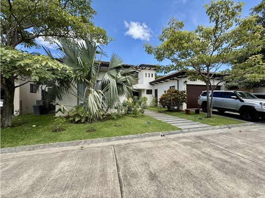 Complexos residenciais - Escazú, Provincia de San José