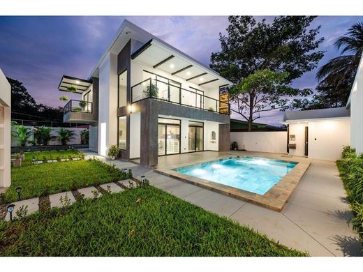 Luxe woning in Tamarindo, Santa Cruz