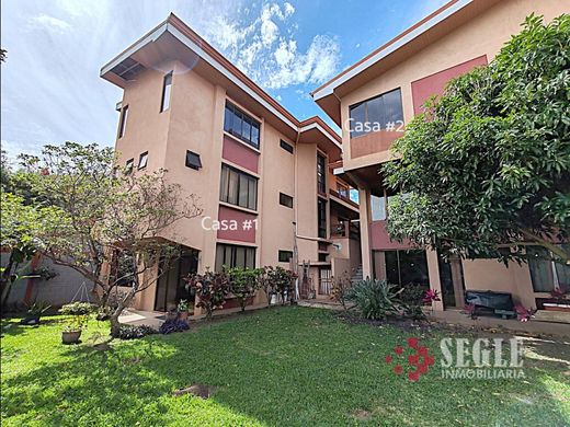 Luxus-Haus in Escazú, Provincia de San José