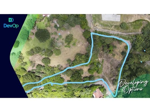 Terreno a Santa Ana, Provincia de San José