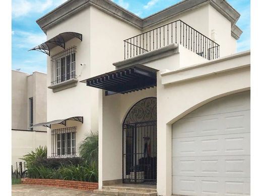 Luxe woning in Santa Ana, Provincia de San José