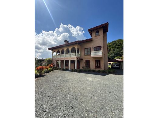 Lüks ev Aserrí, Provincia de San José