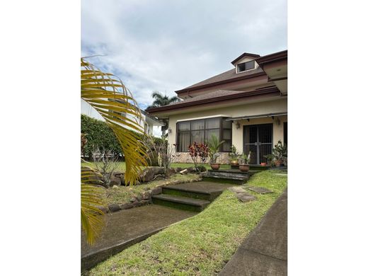 Guácima, Cantón de Alajuelaの高級住宅