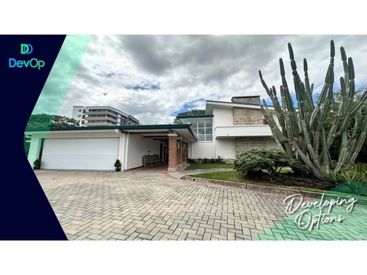 Luxury home in Escazú, Provincia de San José