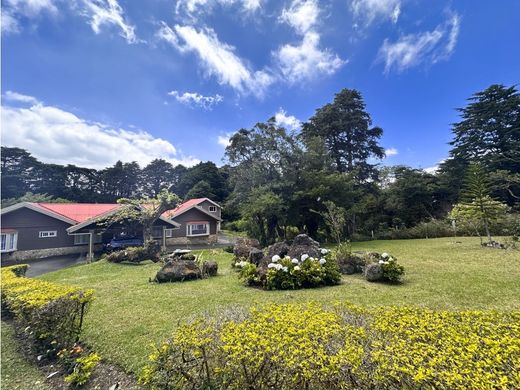 Casa di lusso a San Rafael, Provincia de Heredia