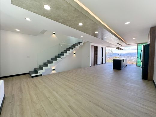 Luxus-Haus in Escazú, Provincia de San José