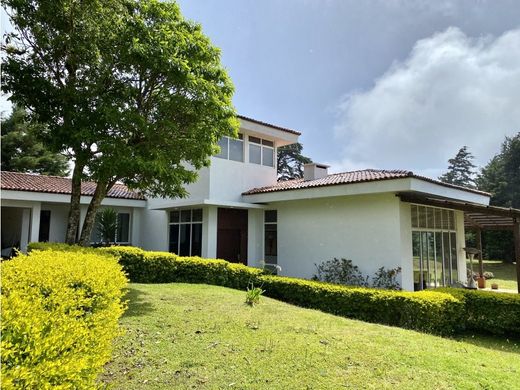 Casa di lusso a San Rafael, Provincia de Heredia