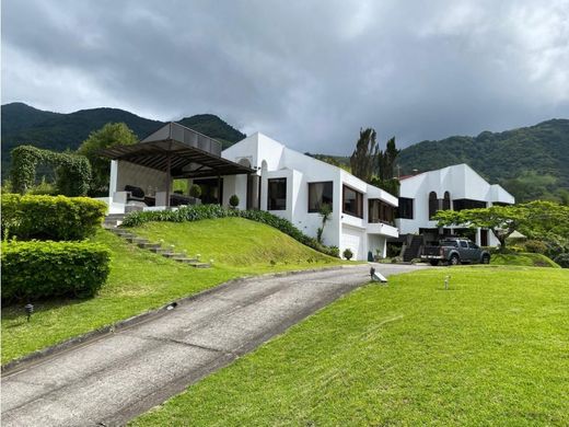 Luxe woning in Escazú, Provincia de San José