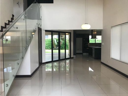 Luxe woning in Santa Ana, Provincia de San José
