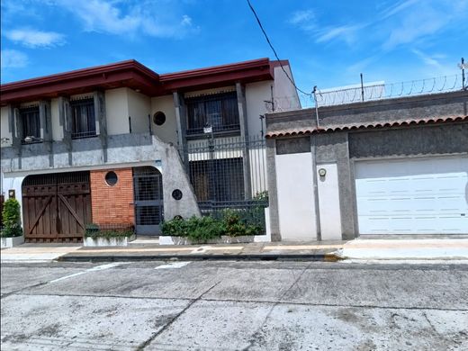 Casa di lusso a Alajuela, Cantón de Alajuela