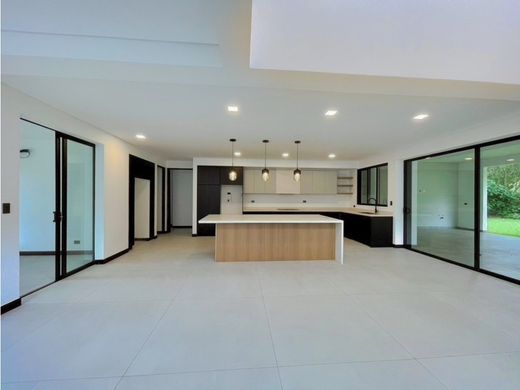 Luxury home in Guácima, Cantón de Alajuela