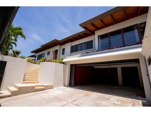 Luxury home in Escazú, Provincia de San José