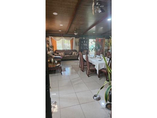 Casa de lujo en San Mateo, Provincia de Alajuela