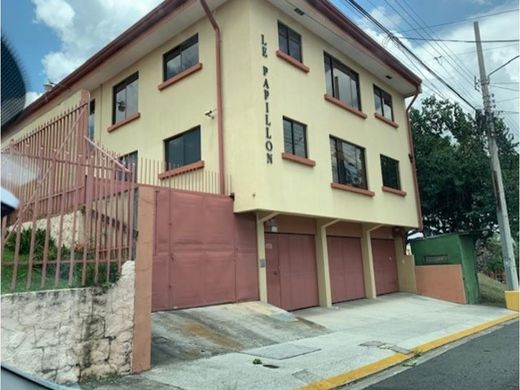 Complexes résidentiels à Uruca, San José
