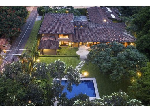 Luxury home in Escazú, Provincia de San José