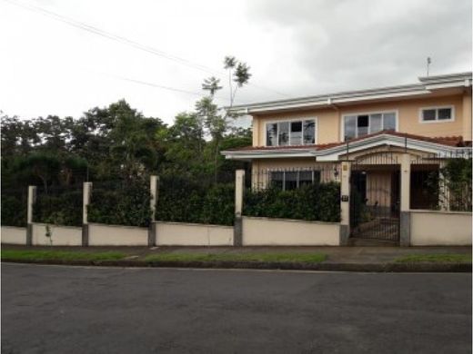 Casa de lujo en Zapote, San José