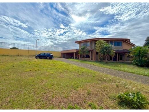 Luxury home in Echeverría, Flores
