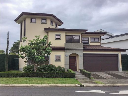 Casa de lujo en Heredia, Cantón de Heredia