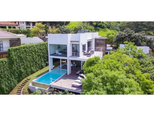 Luxus-Haus in Santa Ana, Provincia de San José