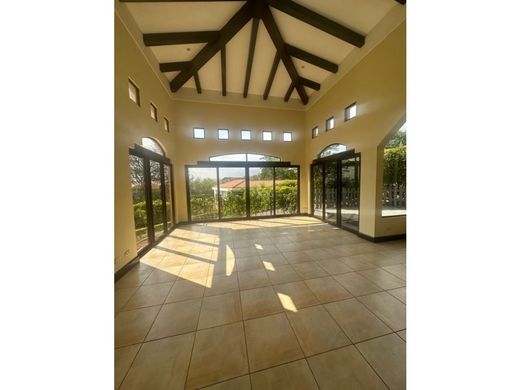 Luxury home in Santa Ana, Provincia de San José