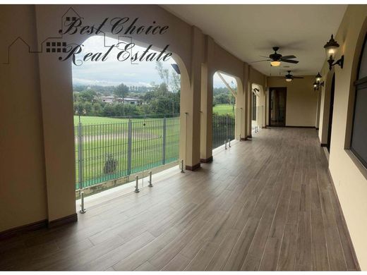 Belén, Carrilloのペントハウス