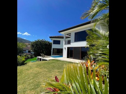 Casa de lujo en Escazú, Provincia de San José