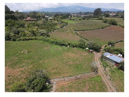 Grond in San Josecito, San Isidro