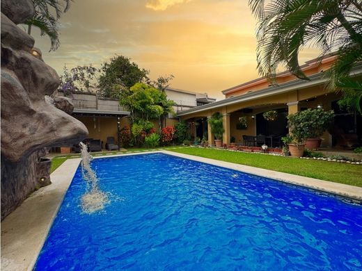 Casa di lusso a Escazú, Provincia de San José