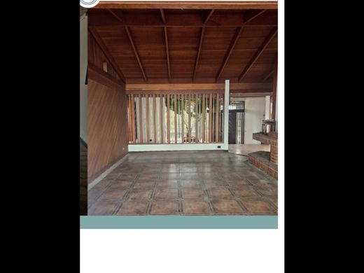 Luxury home in Mata de Palo, Cantón de San José
