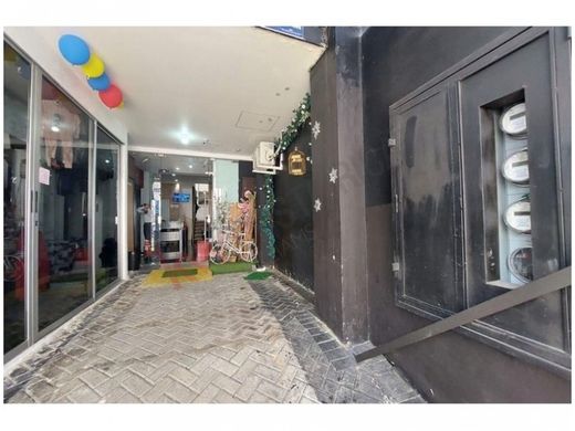 Edificio en Heredia, Cantón de Heredia