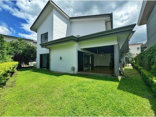 Πολυτελή κατοικία σε Santa Ana, Provincia de San José