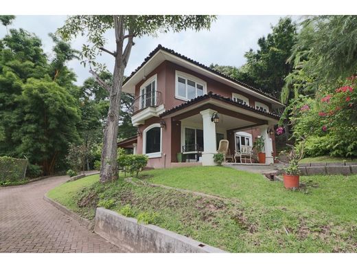 Casa di lusso a Escazú, Provincia de San José